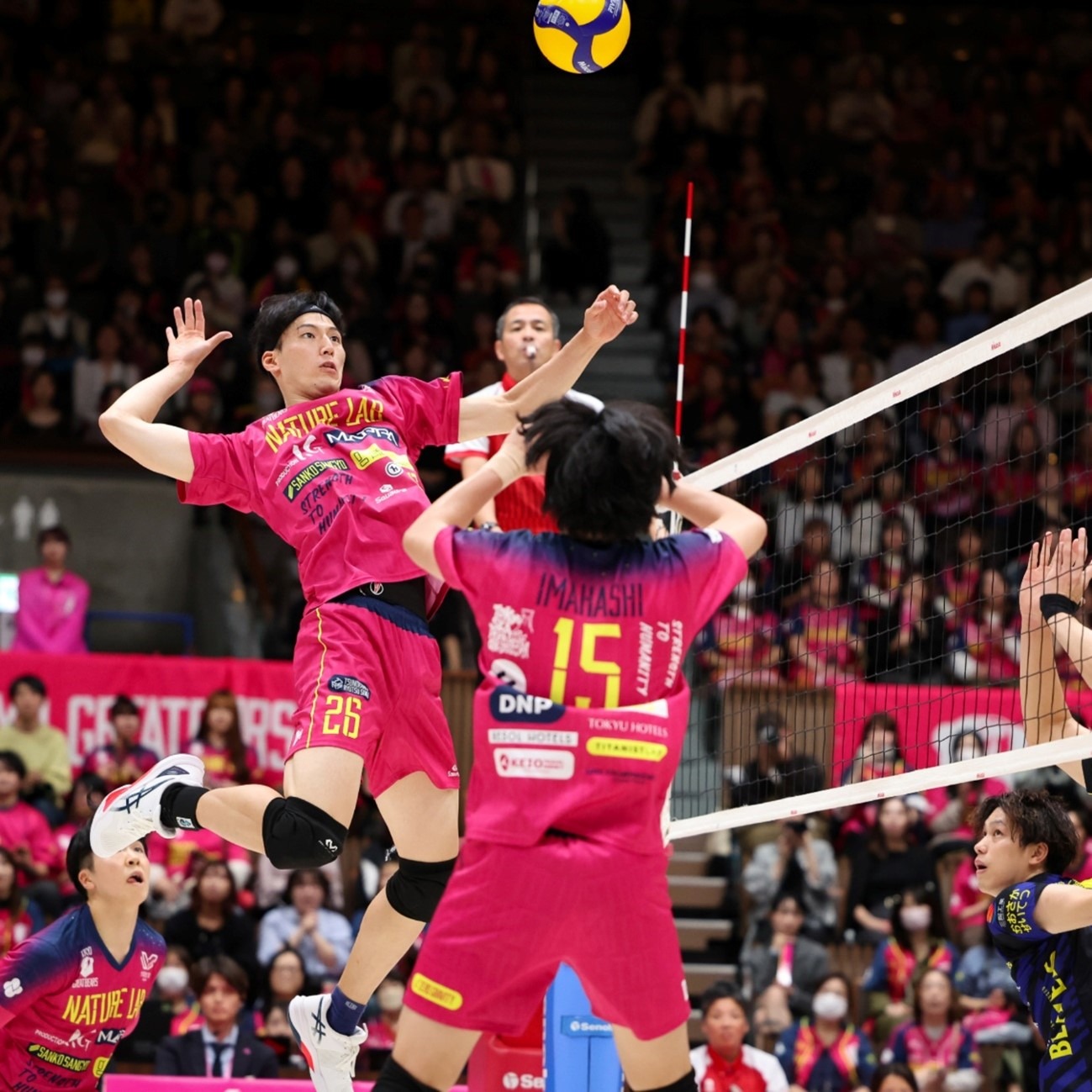 男篮打服日本记者！点赞后场+曾凡博，表扬郭士强，迈出复活一步